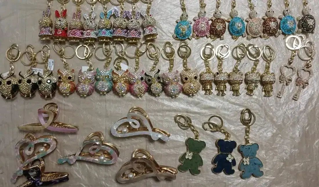 ダイヤモンドアート キュービック キーホルダー 37個 バンスクリップ 6個 まとめ 出品