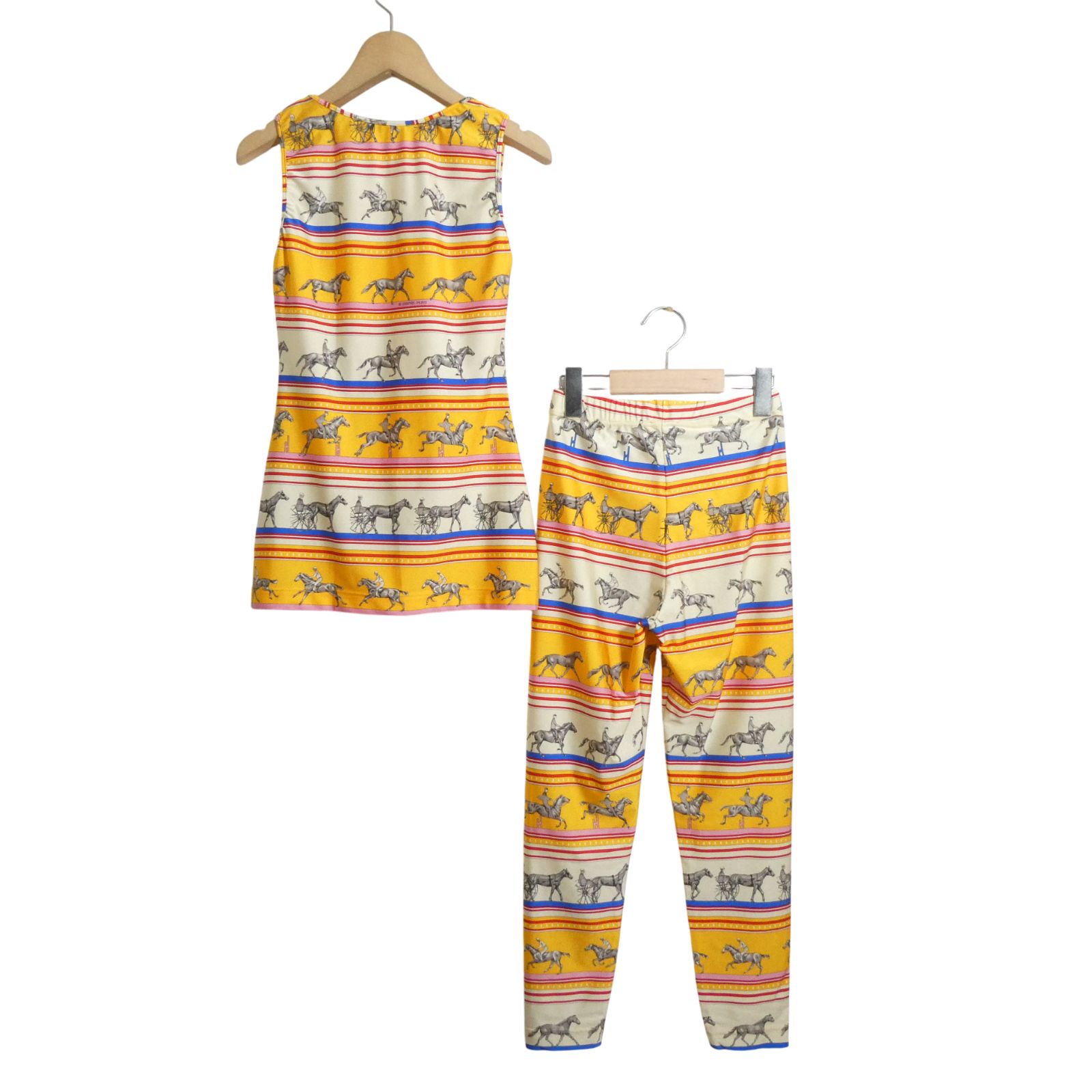 HERMES エルメス LYCRA ライクラ 36 38 サテン 総柄 馬 セットアップ 上下セット ノースリーブ カットソー×レギンスパンツ ストレッチあり オレンジ系 マルチ レディース