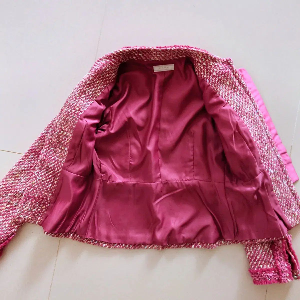 MINE ピンク ツイード セール ノーカラー ジャケット ピンクツイード