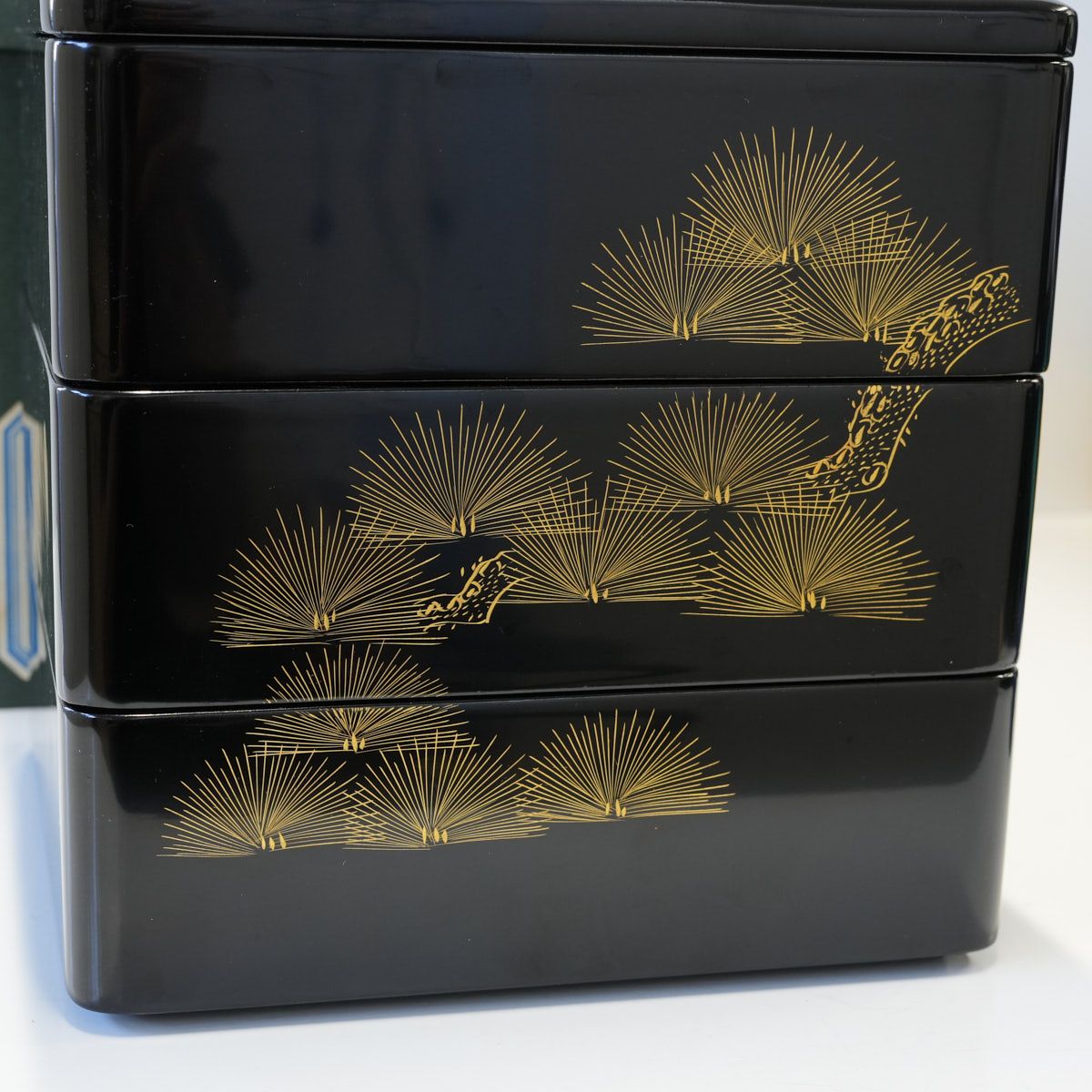 高級木製漆器 重箱 三段 沈金 若松 6.5寸 USED美品 漆塗り 和食器