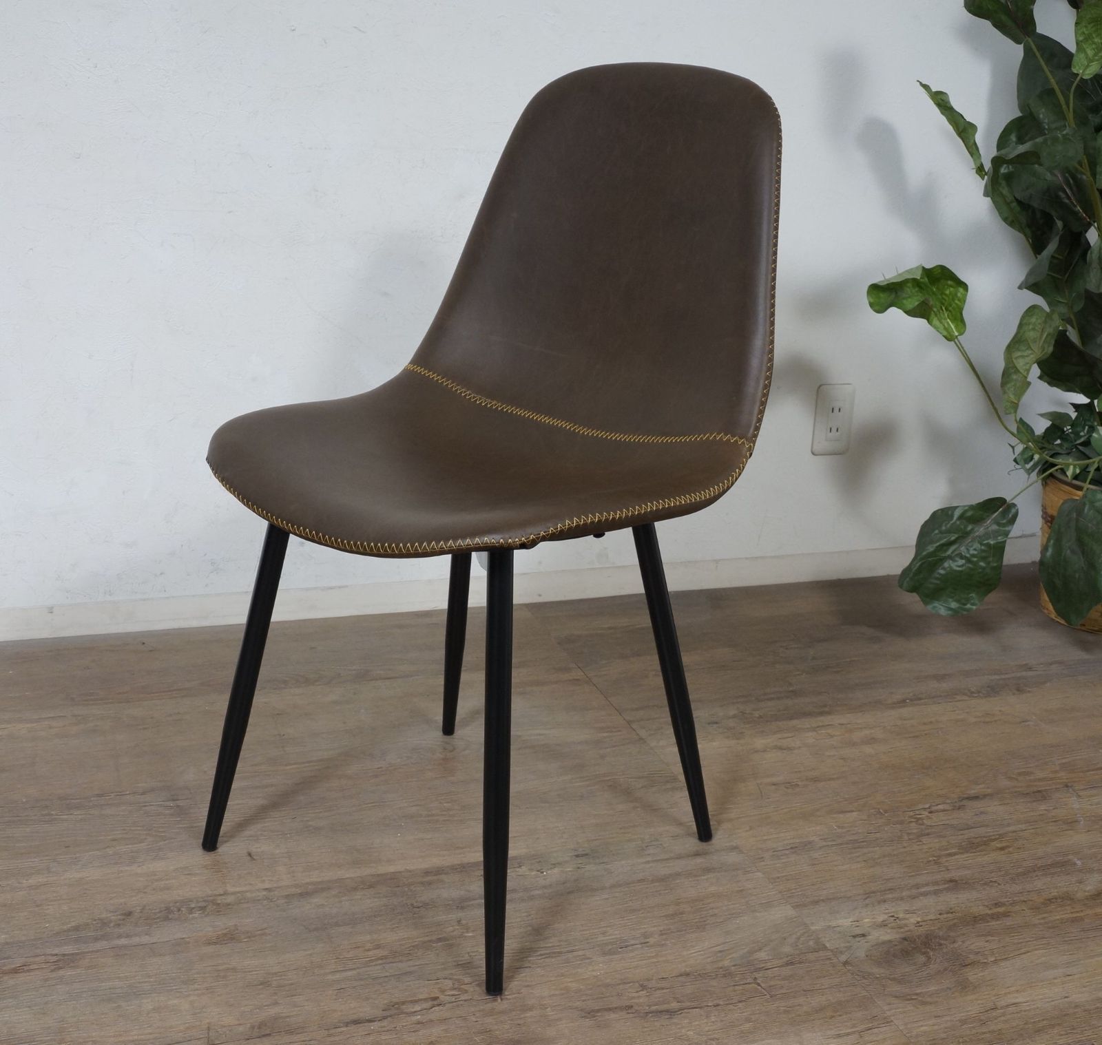 送料無料！ E 新品・未使用 椅子 ヴィンテージ風 ダイニングチェアー