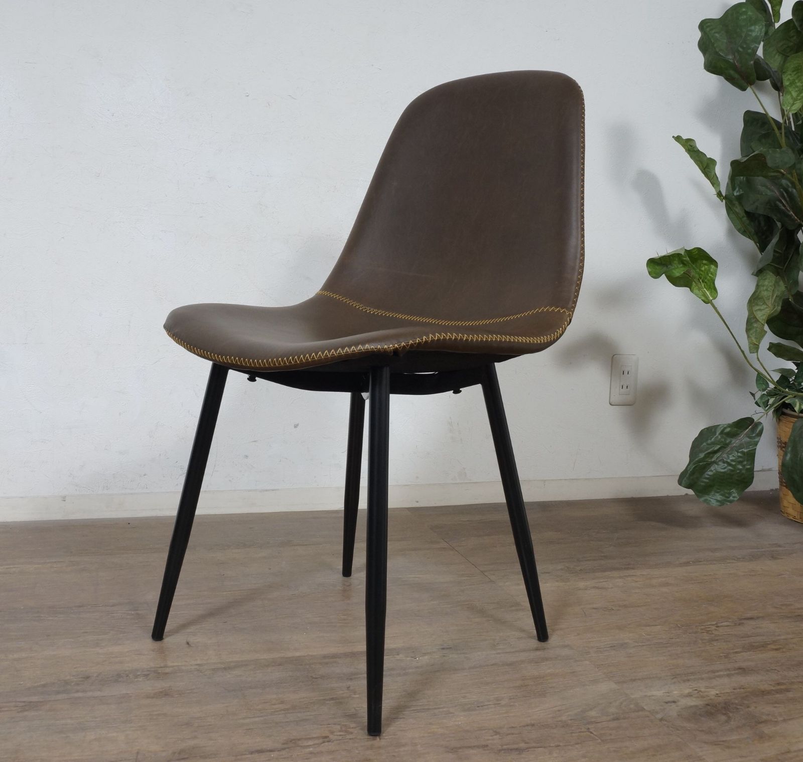 送料無料！ E 新品・未使用 椅子 ヴィンテージ風 ダイニングチェアー