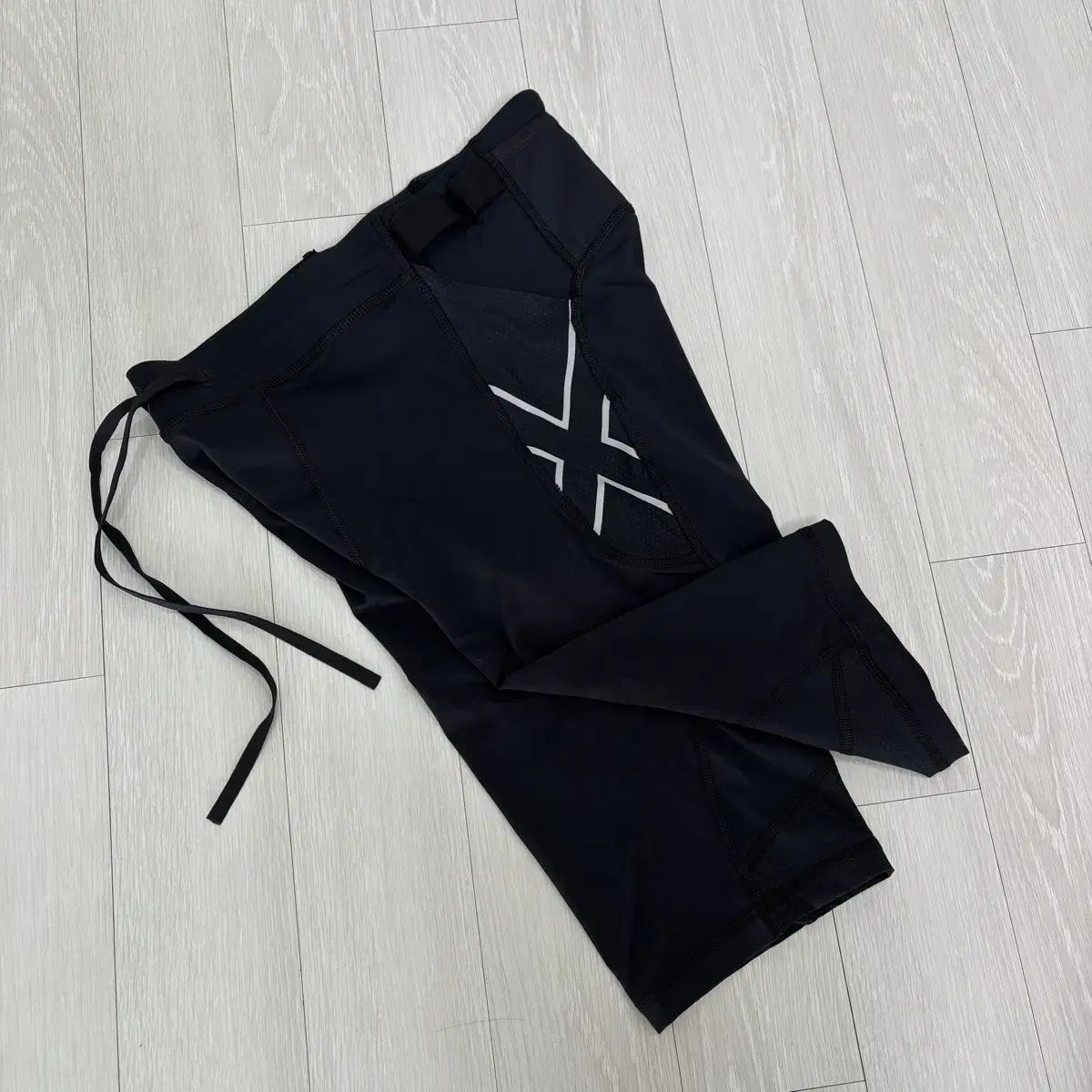 2 XU エアロ メッシュ コンプレッション ハーフ タイツ