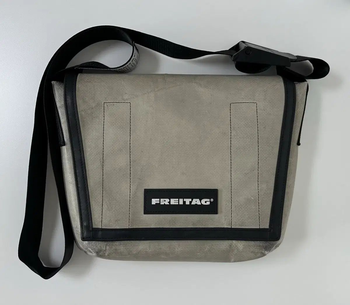 FREITAG ラッシー ショルダーバッグ FREITAG ラッシー グレー - メルカリ