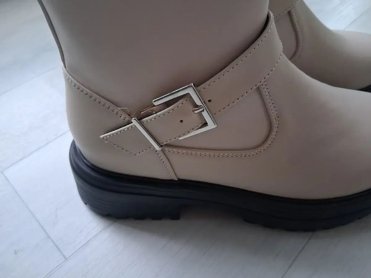 バックル アンクル