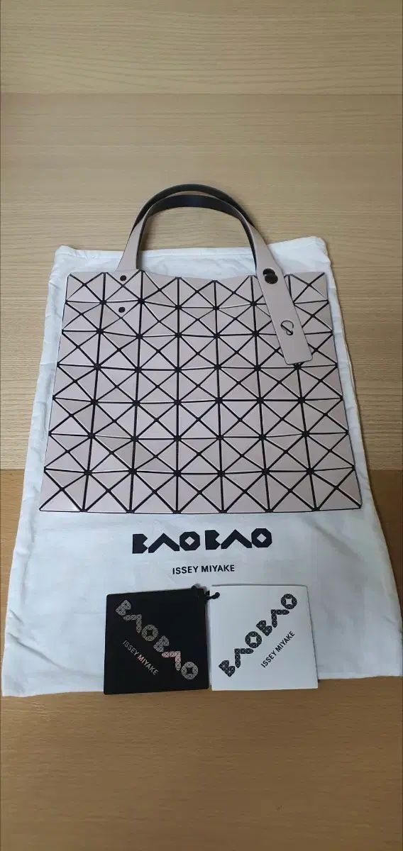 BAO BAO ISSEY MIYAKE バオバオイッセイミヤケ プリズム ミニ トート