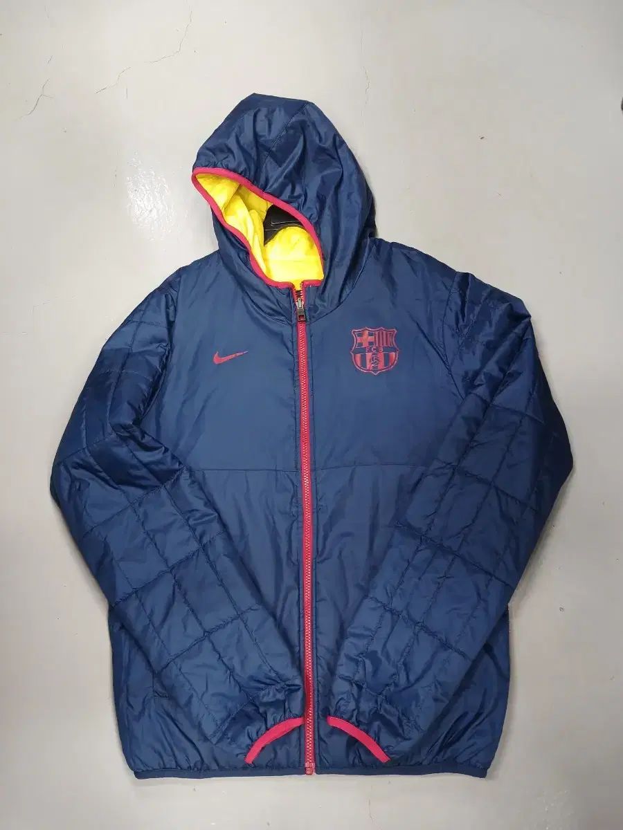 ナイキ FC バルセロナ 軽量ダウン フードアウター 95 - メルカリ