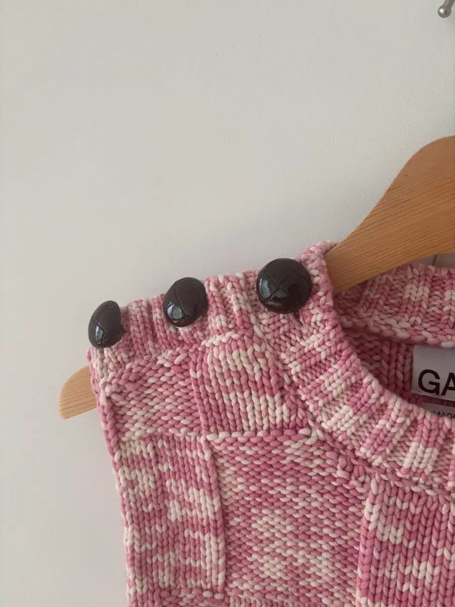 GANNI ガニー ボタン ニット ベスト サイド S 状態良し