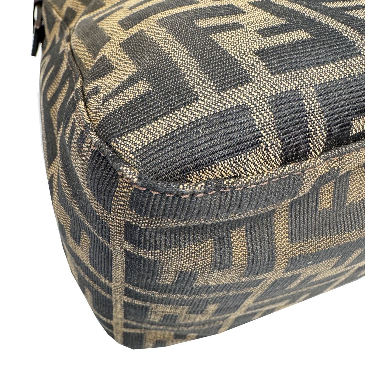 FENDI フェンディ ズッカ マンマバケット ワンショルダー シルバー金具