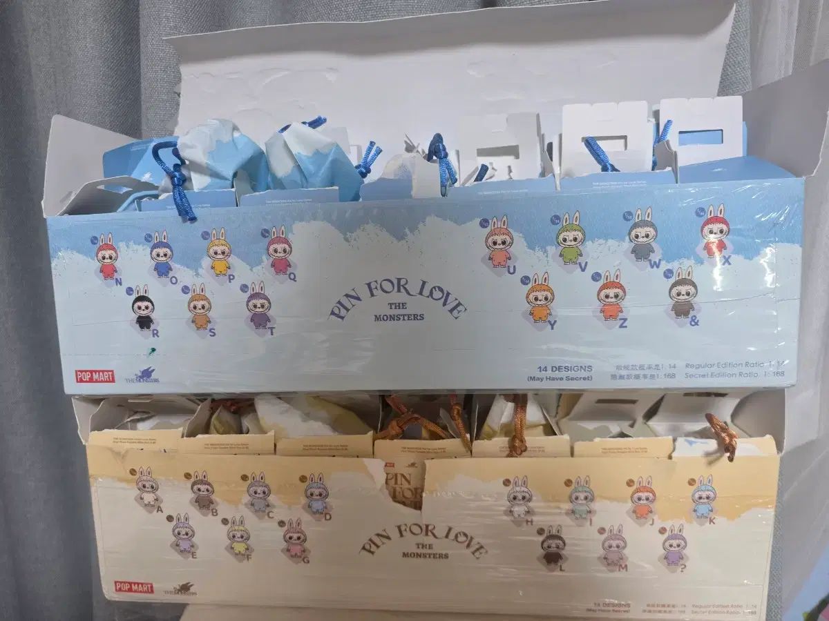 コンテナボックスの中にぬいぐるみ コンテナボックス 全部 ^^Labubu ラブブ ぬいぐるみ