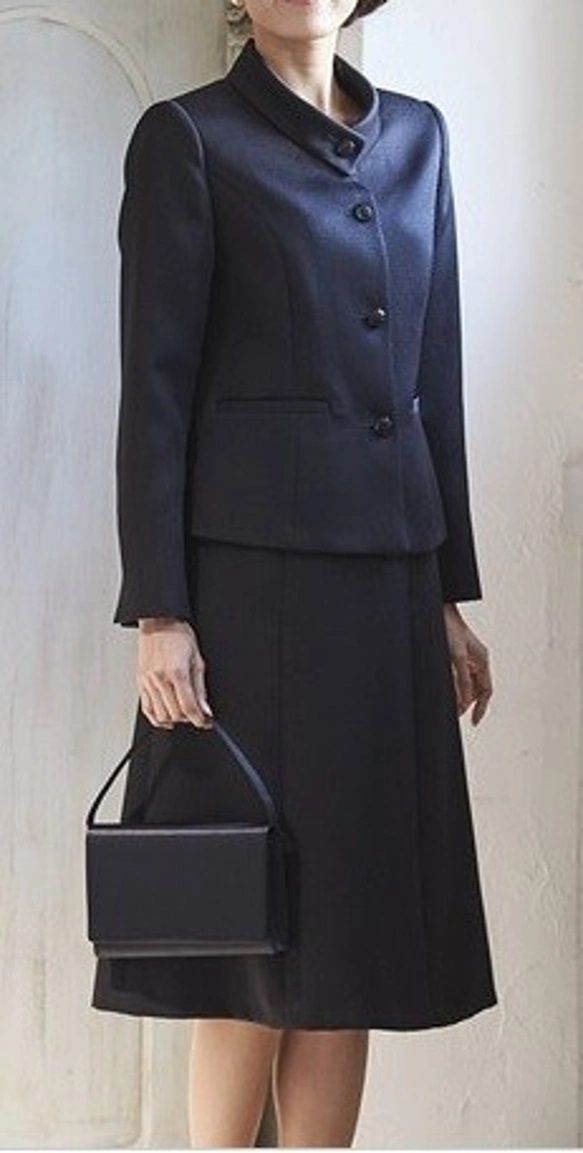 歴史ある 素材北陸ジャガードの喪服スカートスーツ オールシーズン ブラックフォーマル 礼服 2148
