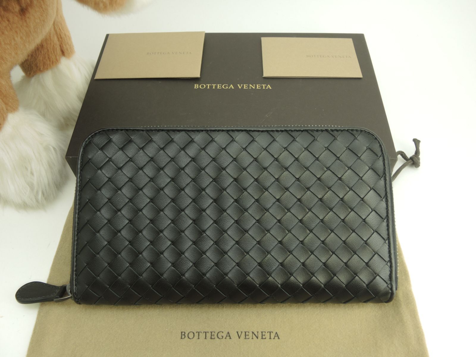 ボッテガヴェネタ ロングウォレット イントレチャート レザー黒 ジップ