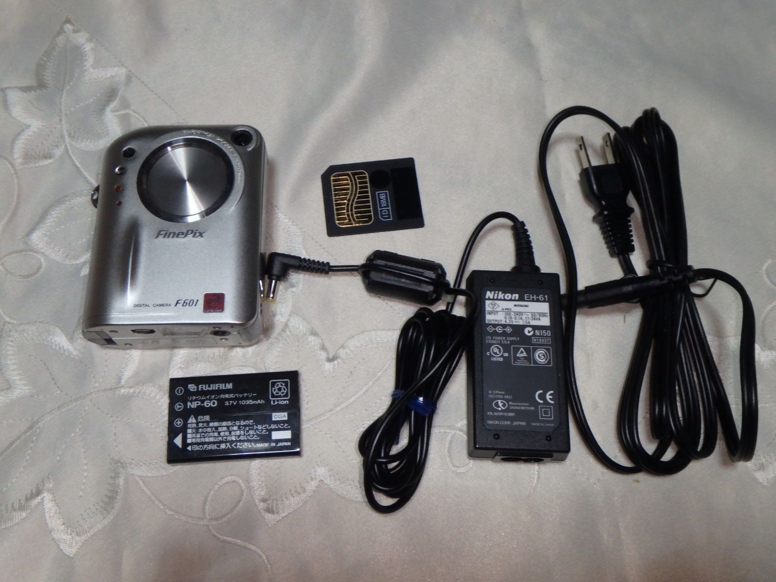 【付属品多数！】FUJIFILM FinePix F601　動作確認済み♪ 動作品 FUJIFILM F601 FinePix デジタルカメラ - メルカリ