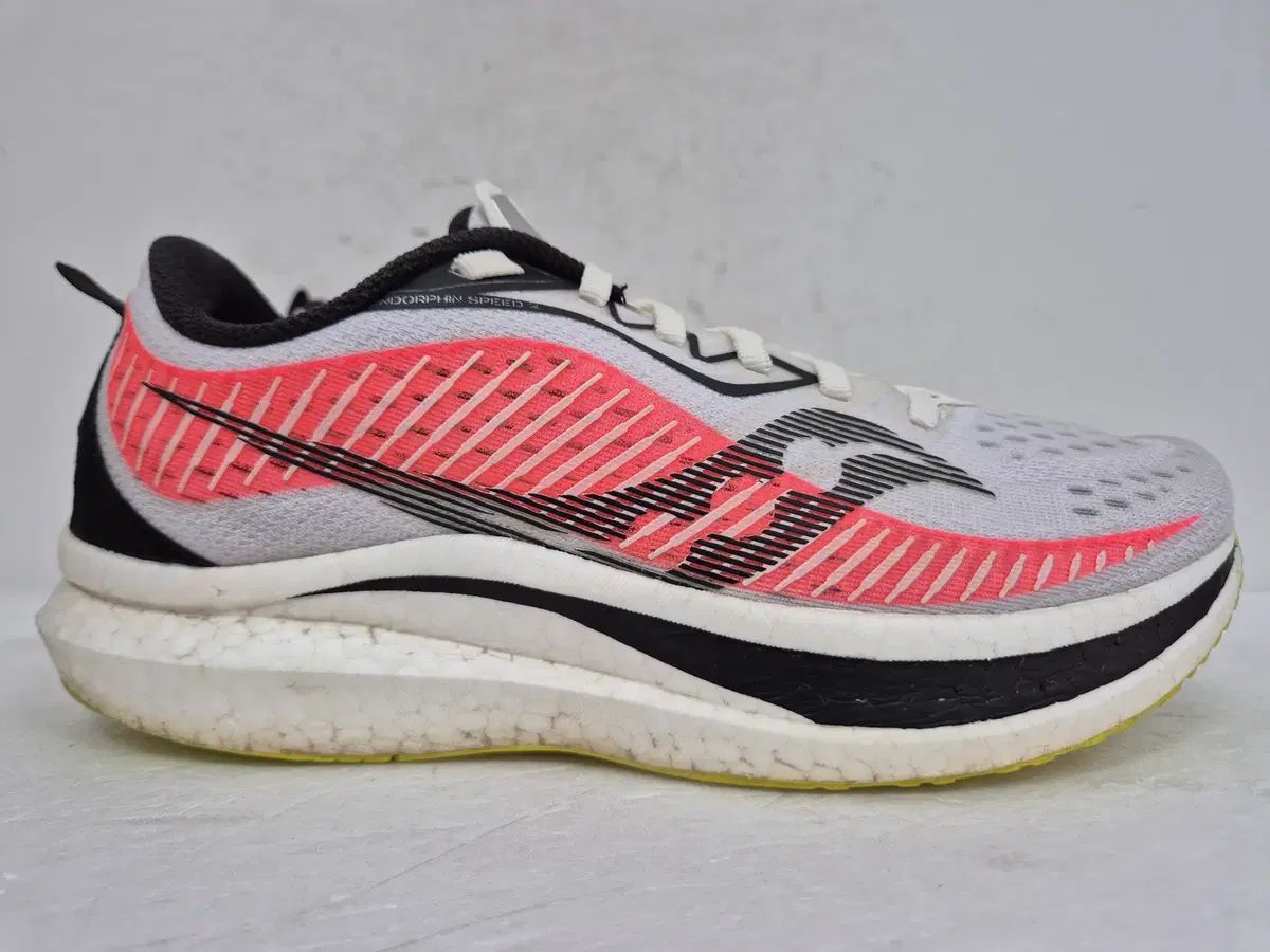 【サッカン】 サッカニー メンズ ランニングシューズ 265 - メルカリ