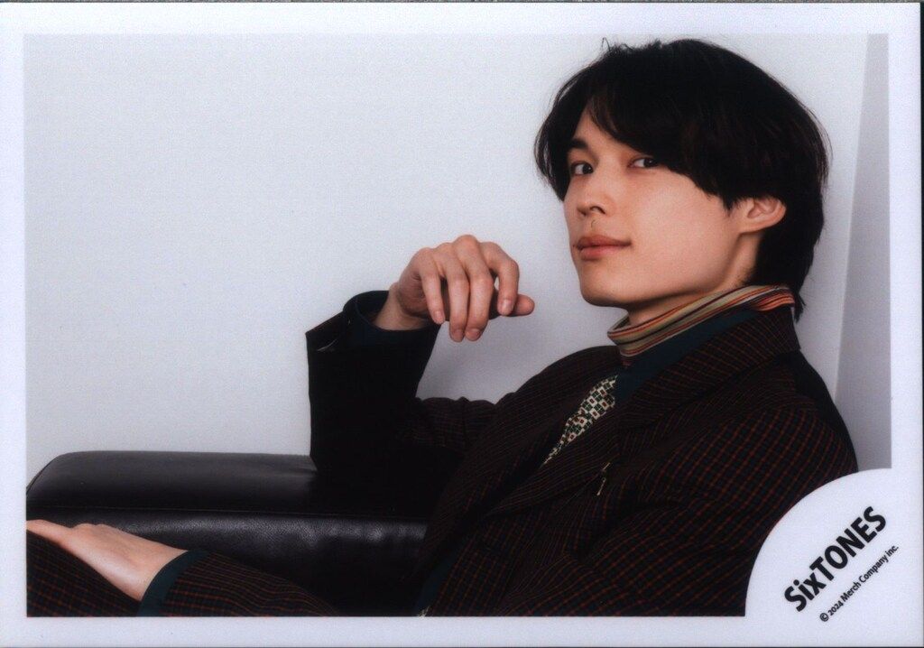 SixTONES 24年VVS 松村北斗 公式写真 *1枚 - メルカリ