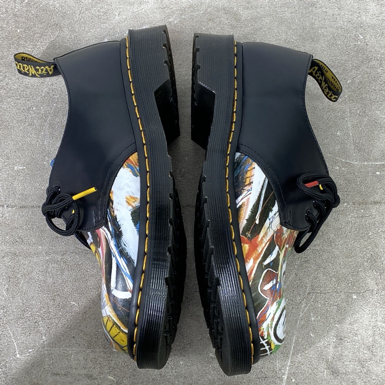美品 Dr.Martens ドクターマーチン ×BASQUIAT バスキア 3ホール レザー シューズ UK6 ブラック×マルチカラー 箱 タグ有 1461 26320001 25l菊TK