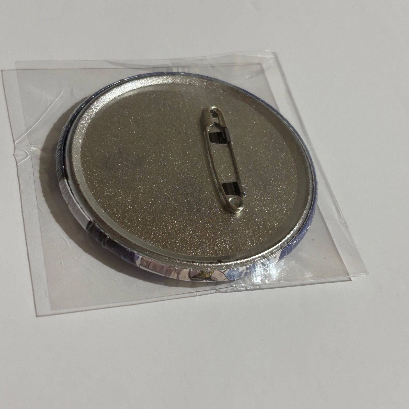 終末のワルキューレ ポセイドン オフショット 缶バッジ TSUTAYA - メルカリ