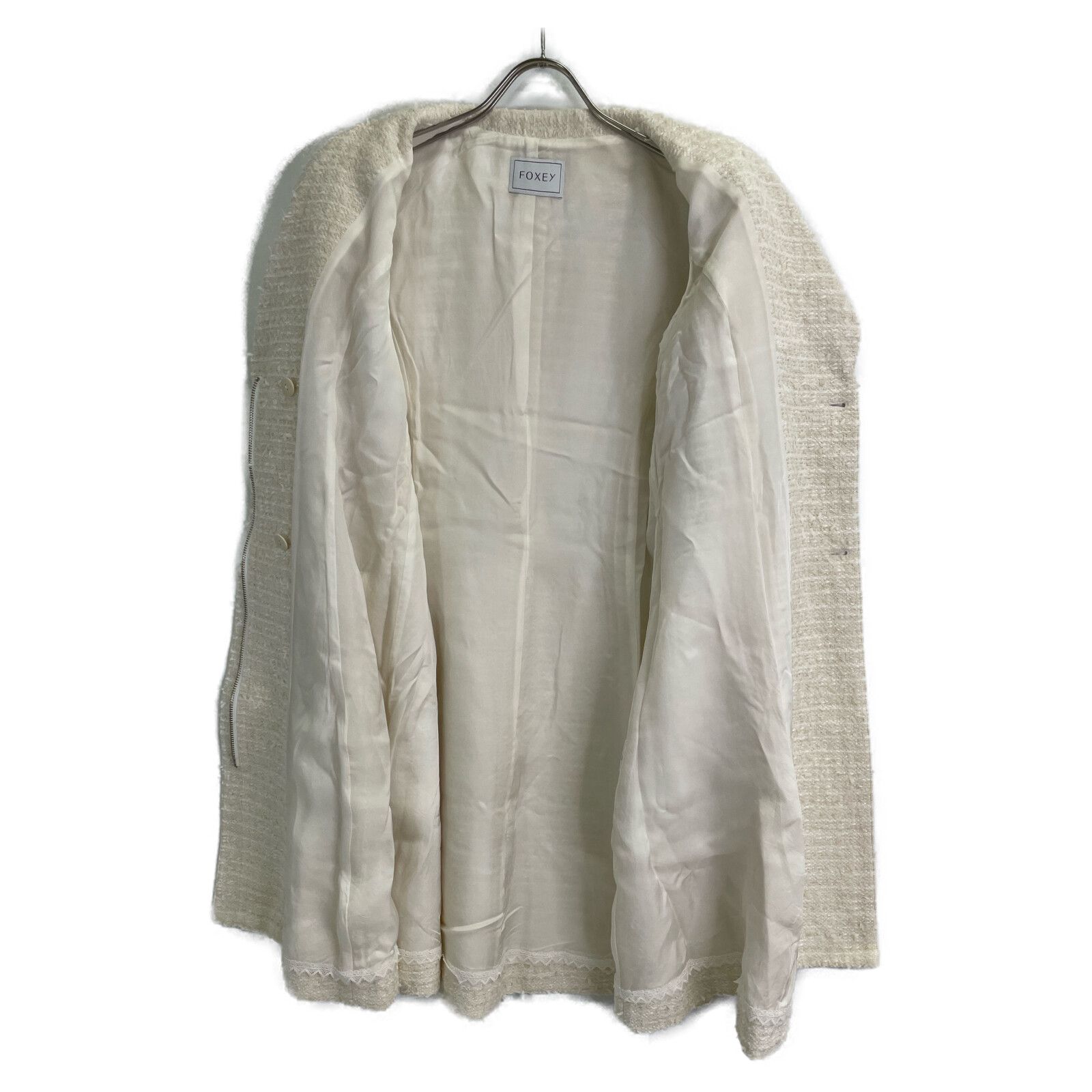 フォクシー ツイードジャケット 丸襟 オフホワイト クリーニング済み 38 フォクシー ツイードジャケット 丸襟 オフホワイト クリーニング済み 38