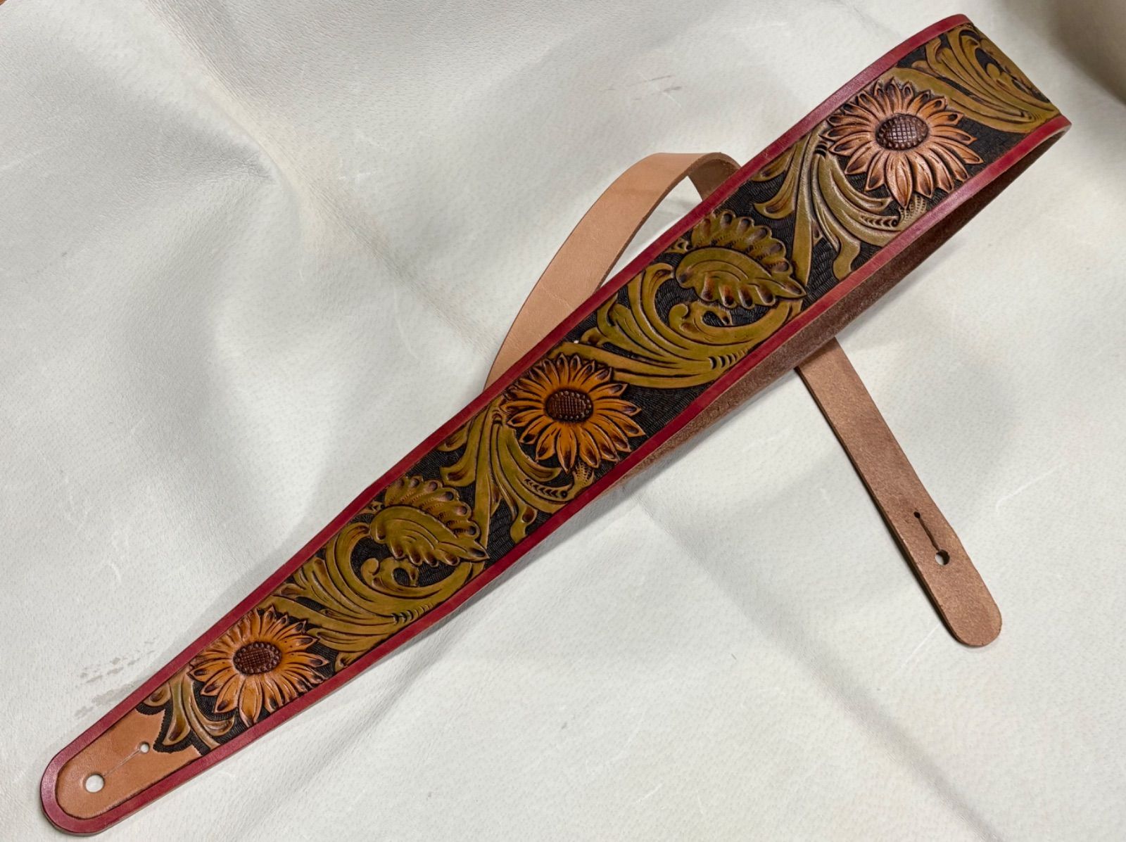 ギタース ベーストラップ レザークラフトカービング