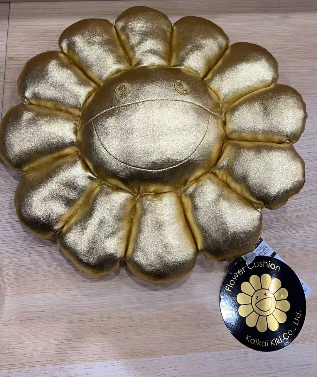 Kaikai Kiki 村上隆 フラワークッション ゴールド 新品タグ付 - メルカリ