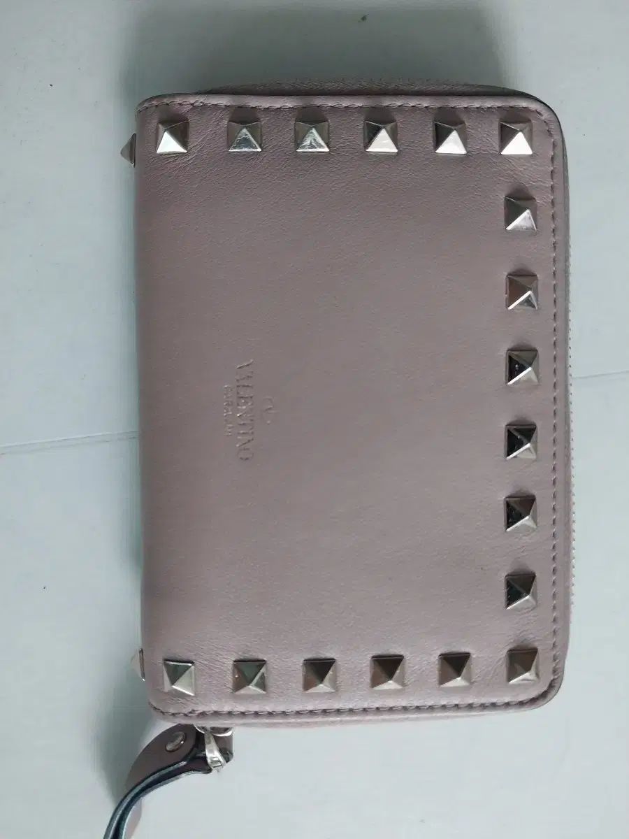  Valentino ヴァレンティノ 財布 きれい 長財布 小物