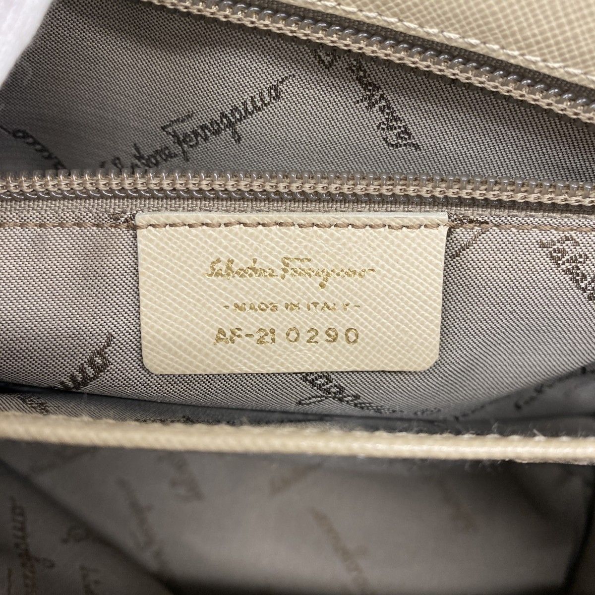 5pb2119】サルヴァトーレフェラガモ ハンドバッグ ガンチーニ レザー