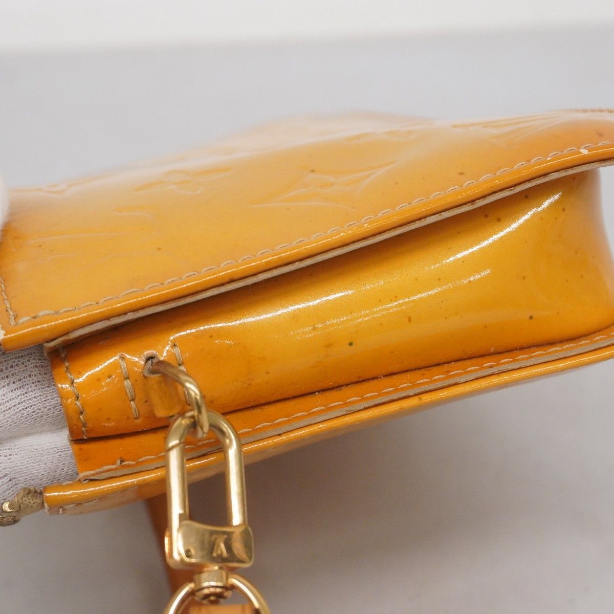 5pb2213】ルイヴィトン ポーチ ヴェルニ レキシントン M91010 ベージュ