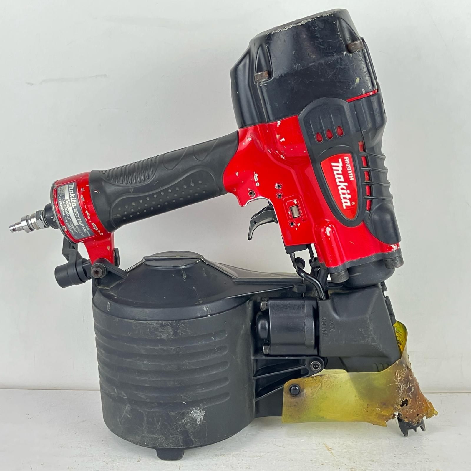 ЗЗMAKITA マキタ 90 mm 高圧 エア釘打ち機 本体のみ AN 911 H レッド