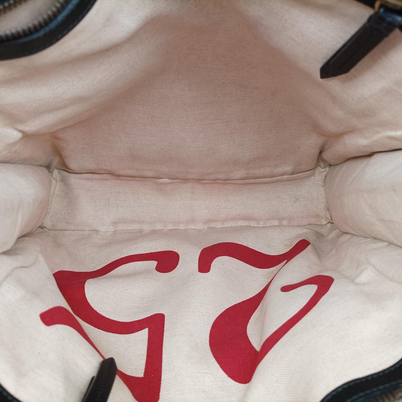 ベージュ×マルチ