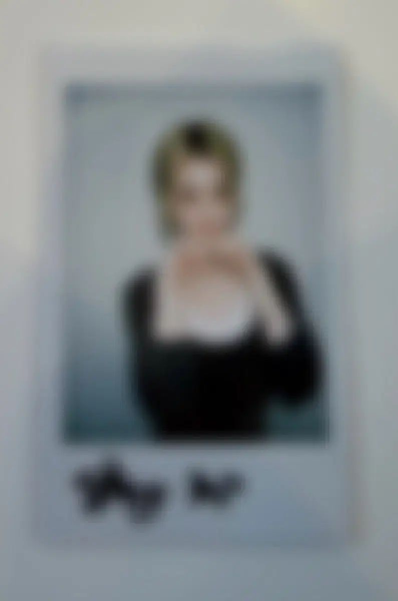 tripleS（トリプルエス）トリプルS ユビン サイン ポラロイド - メルカリ