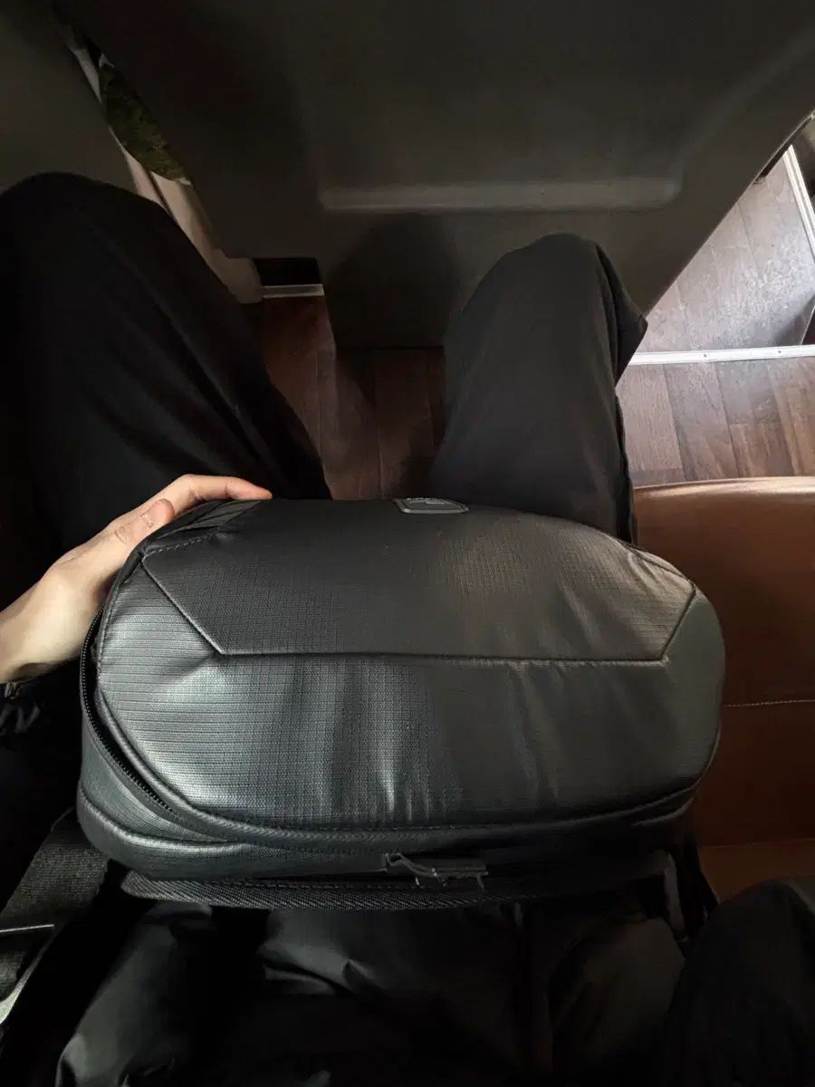 ピーターマッキノン スリングバック 8 L ブラック