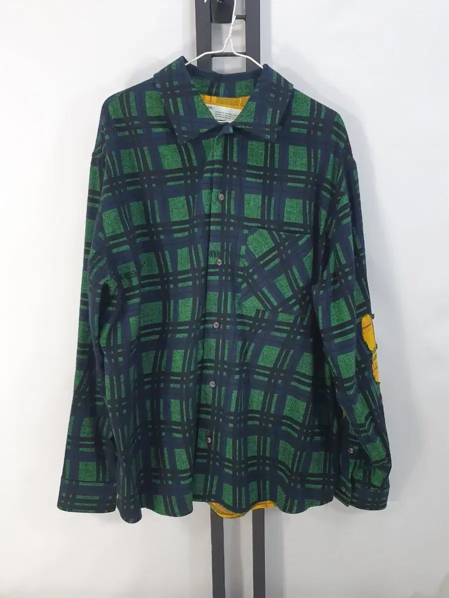 オフホワイト フランネル シャツ グリーン ルーズフィット あんさんぶるスターズ