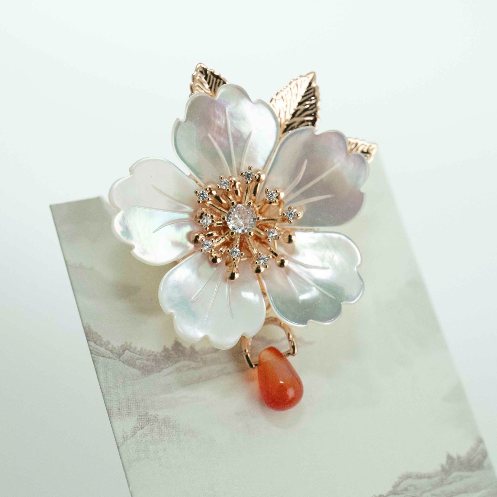 南洋真珠 白蝶貝 silver ブローチ 帯留 桜 梅 南洋真珠 白蝶貝 silver ブローチ 帯留 桜 梅