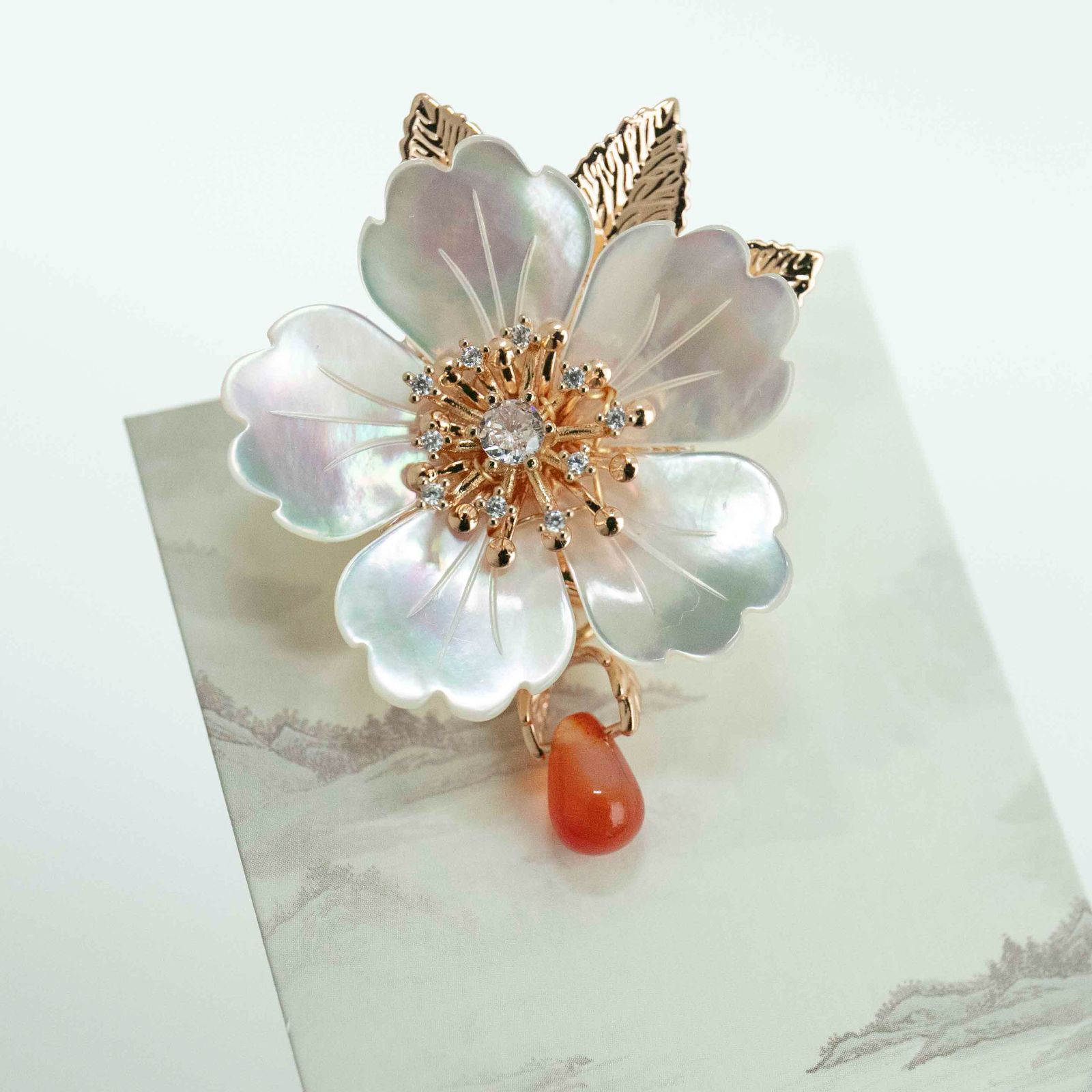 2WAY ブローチ 帯留め 白蝶貝による花 天然石赤メノウ - A429 レッドアゲート 赤瑪瑙 メノウ SILVER刻印 2way ブローチ 帯留め 公式通販