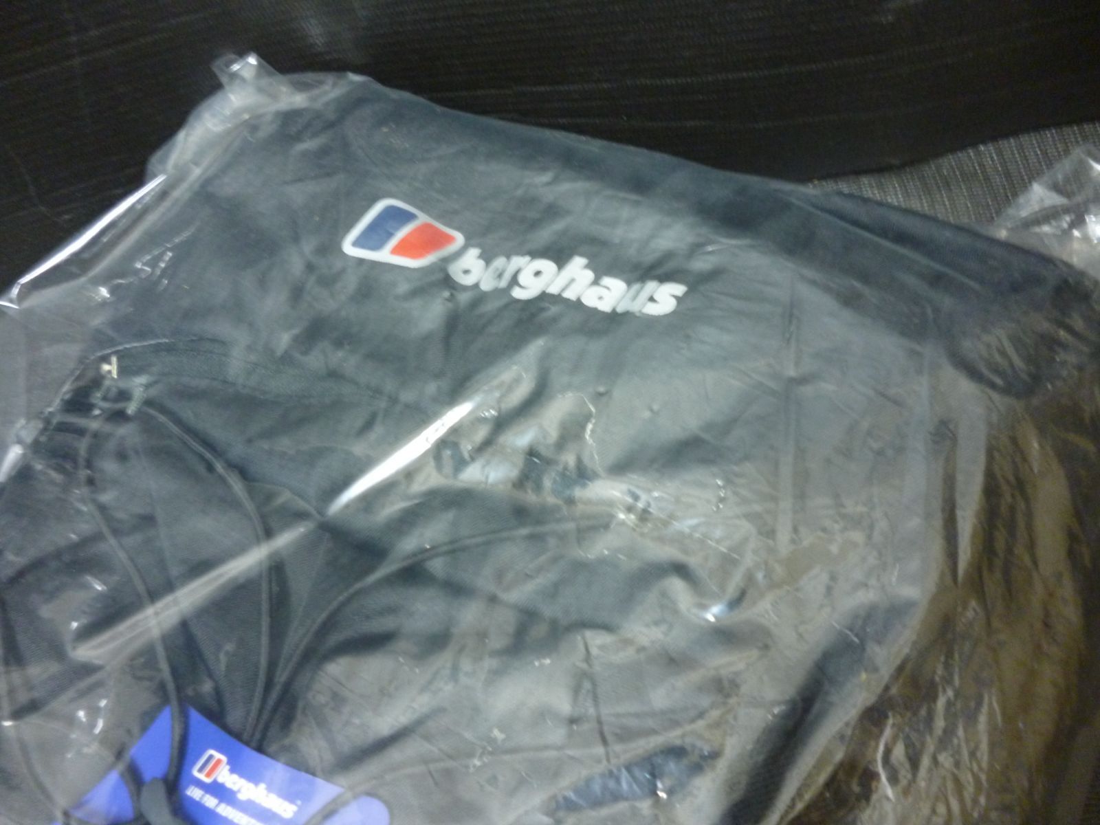 ♥品 berghaus バーグハウス FLOW Ⅱ 40 バックパック ブラック×ダークグレー リュック