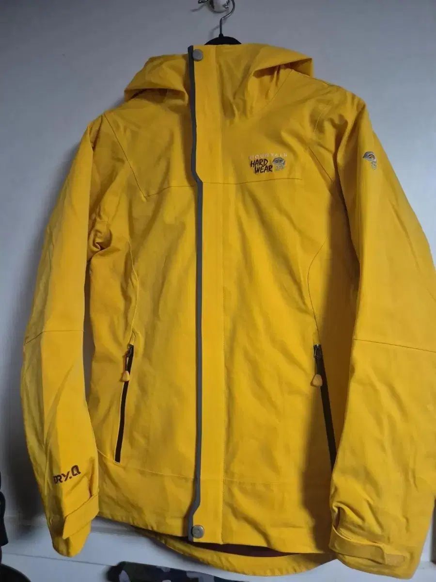 マウンテンハードウェア 옐로우 ウィンドブレーカー ダウンジャケット