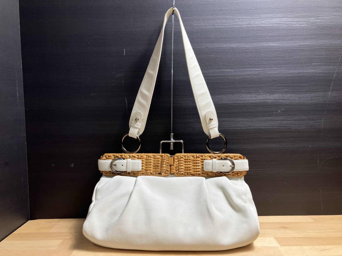 Salvatore Ferragamo サルバトーレ フェラガモ ショルダーバッグ EZ-21 A 880