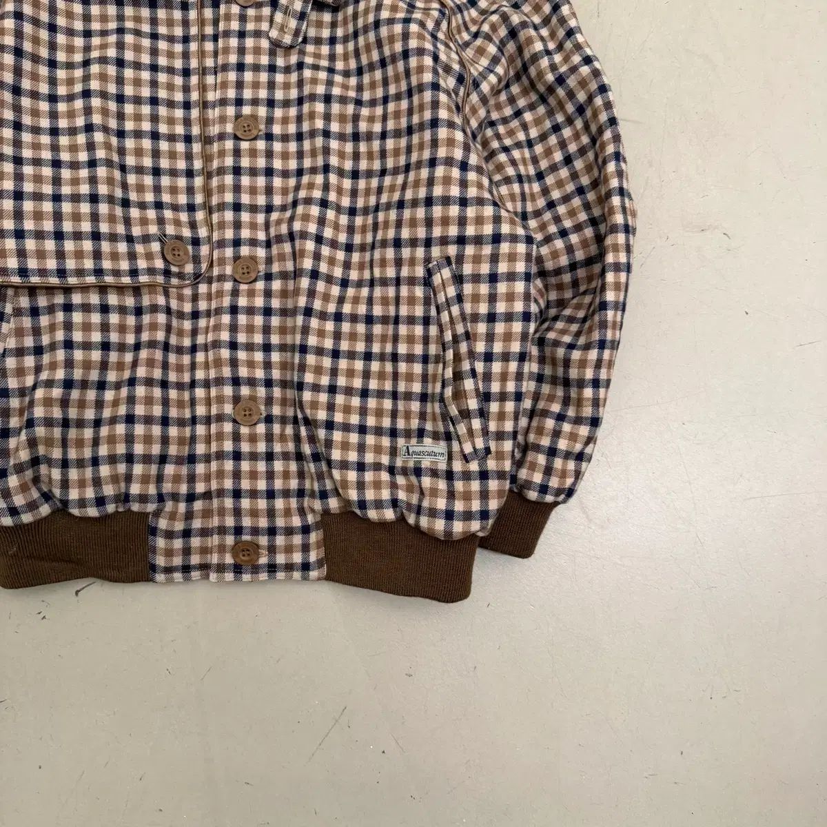 アクアスキュータム ブルゾン 英国製 リバーシブル チェック ジャケット アクアスキュータム ブルゾン 英国製 リバーシブル チェック