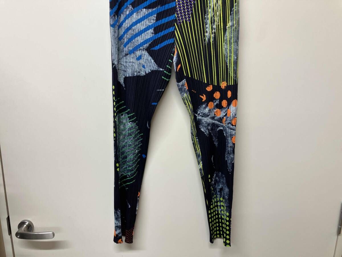 PLEATS PLEASE 総柄プリーツパンツ