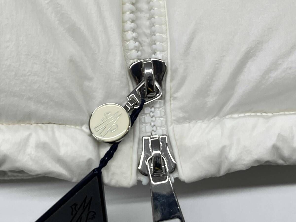 MONCLER ダウンベスト
