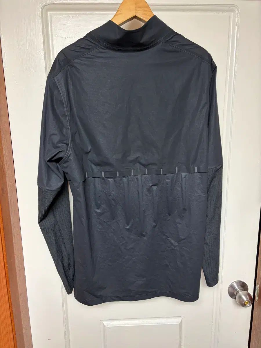 24-26 NIKE 支給品 ハイドロトップス