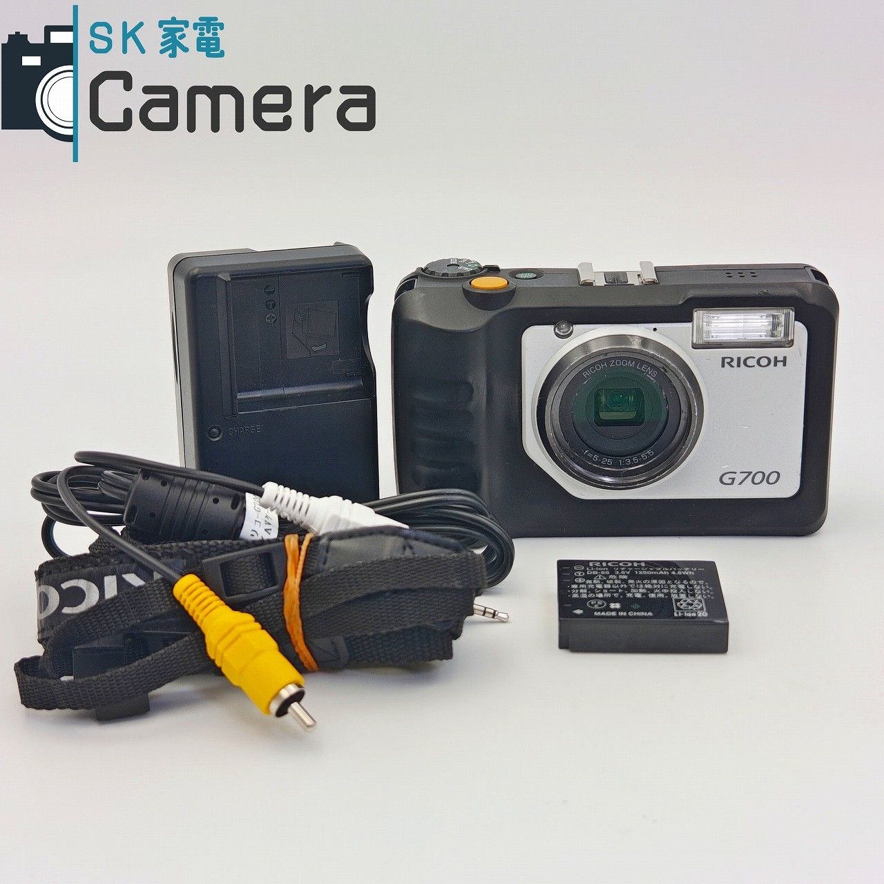RICOH G 700 防水 防塵 充電器付 コンパクトデジタルカメラ 単四電池でも動きます