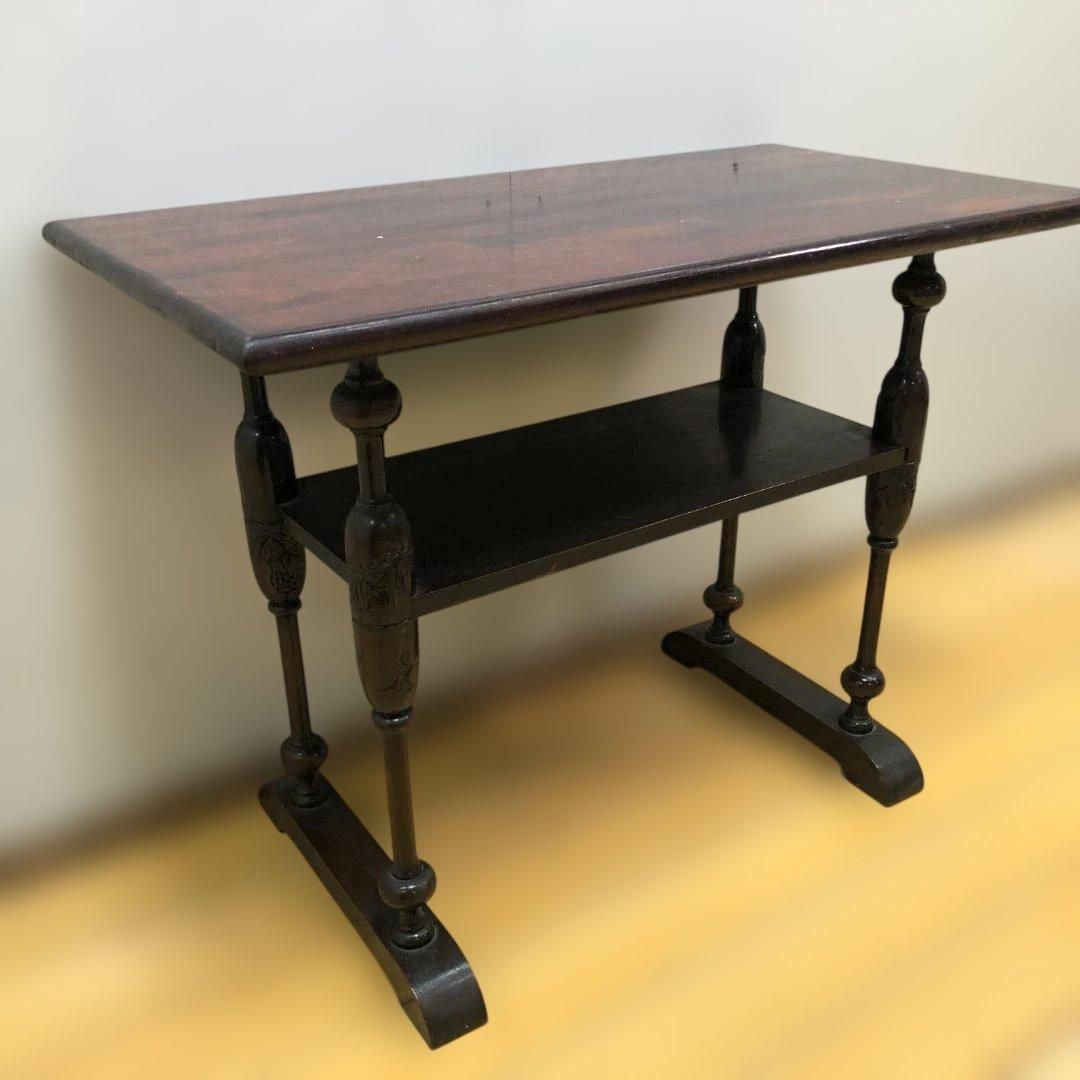 送料無料 アンティーク調 木製テーブル 葡萄彫刻 花台 飾り棚 251214