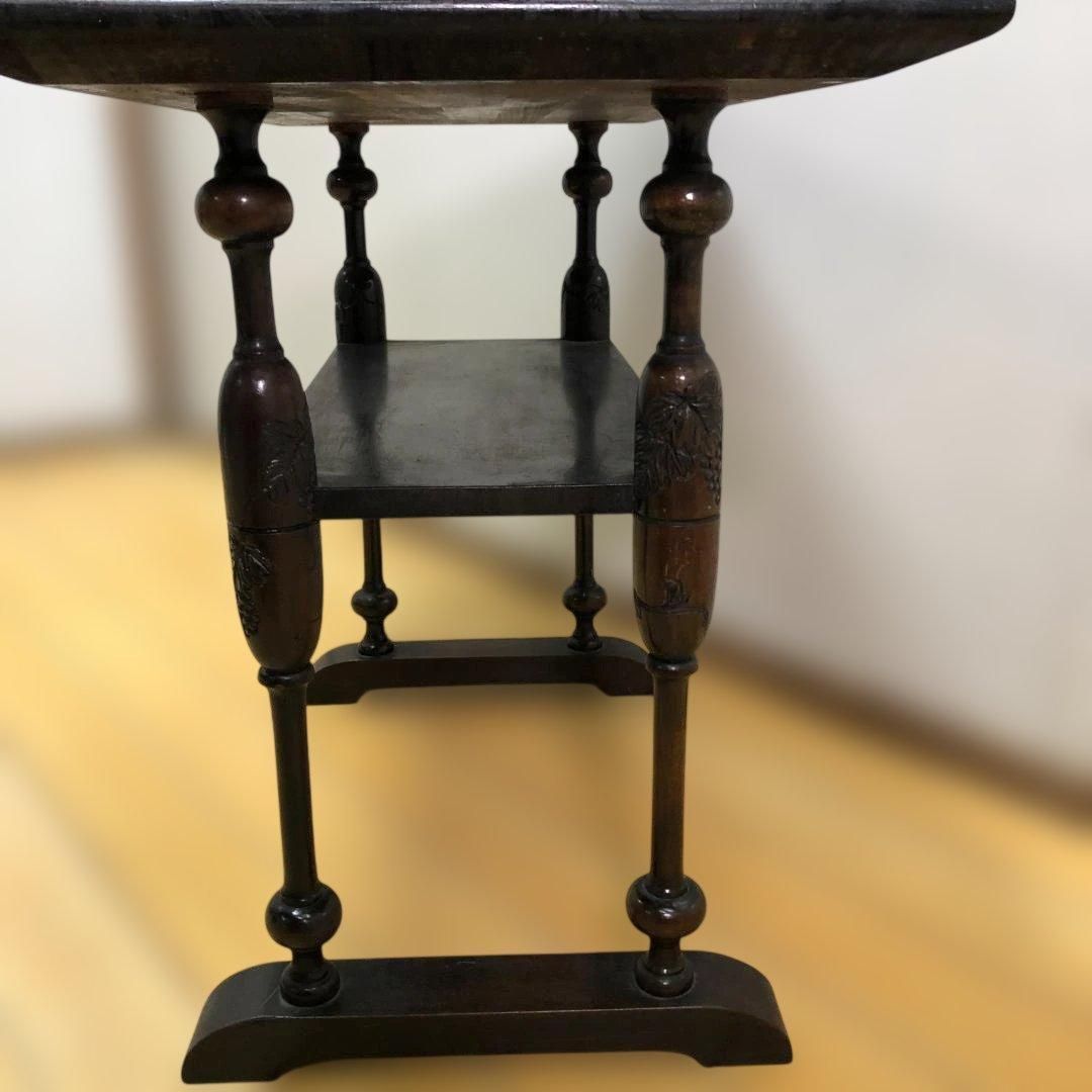 送料無料 アンティーク調 木製テーブル 葡萄彫刻 花台 飾り棚 　251214 アンティーク調 木製テーブル 葡萄彫刻 花台 飾り棚 サイドテーブル