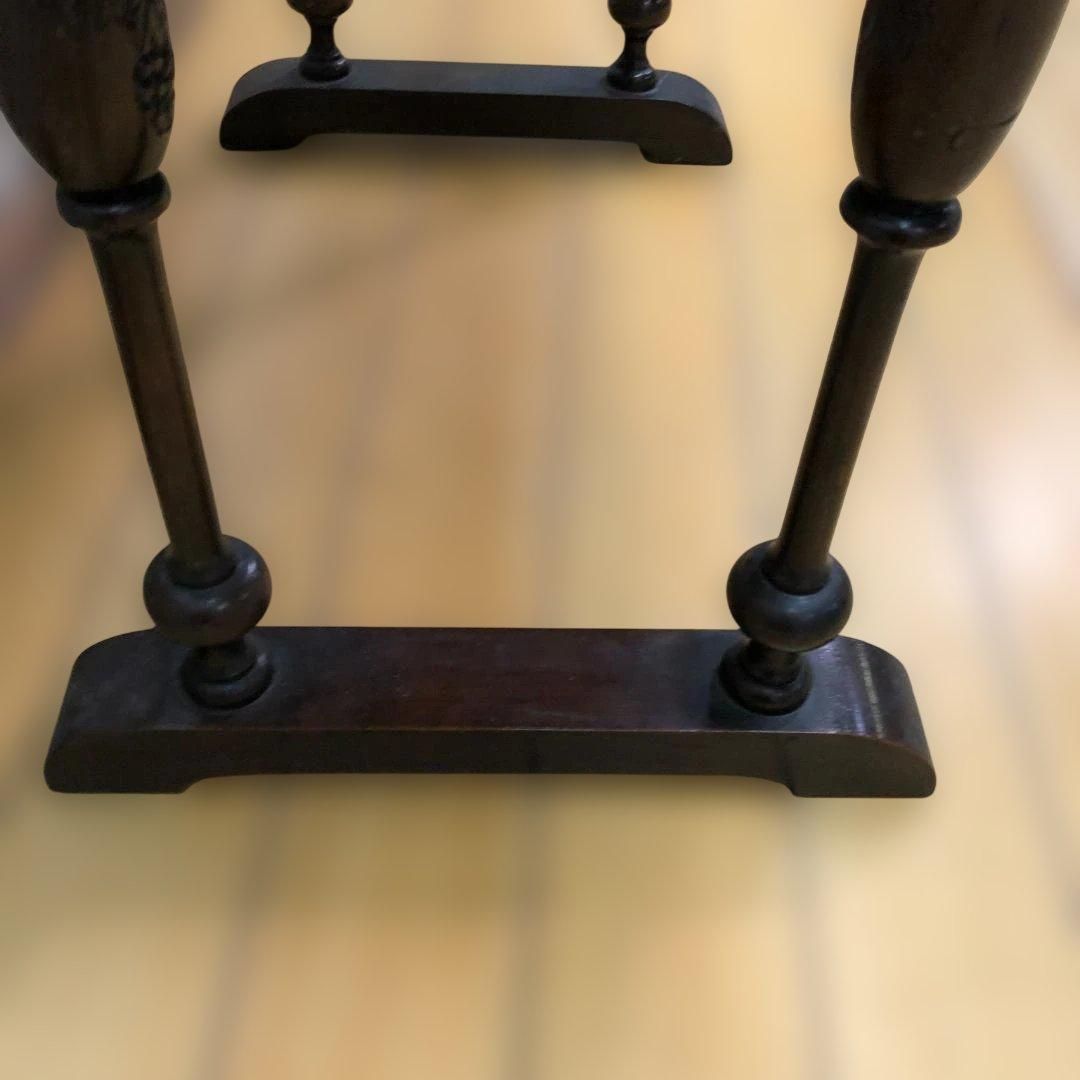 送料無料 アンティーク調 木製テーブル 葡萄彫刻 花台 飾り棚 サイド