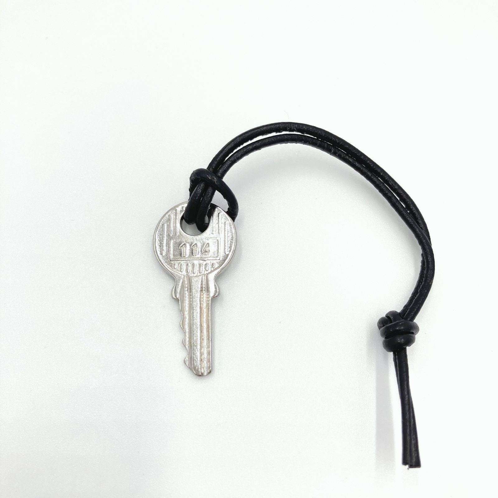 美品 HERMES エルメス カデナ 114番 南京錠 鍵 シルバー パッドロック 美品 HERMES エルメス カデナ 114番 南京錠 鍵 シルバー パッドロック