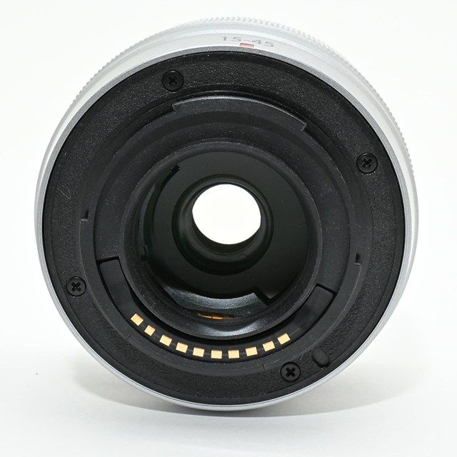 標準ズームレンズ 軽量コンパクト設計