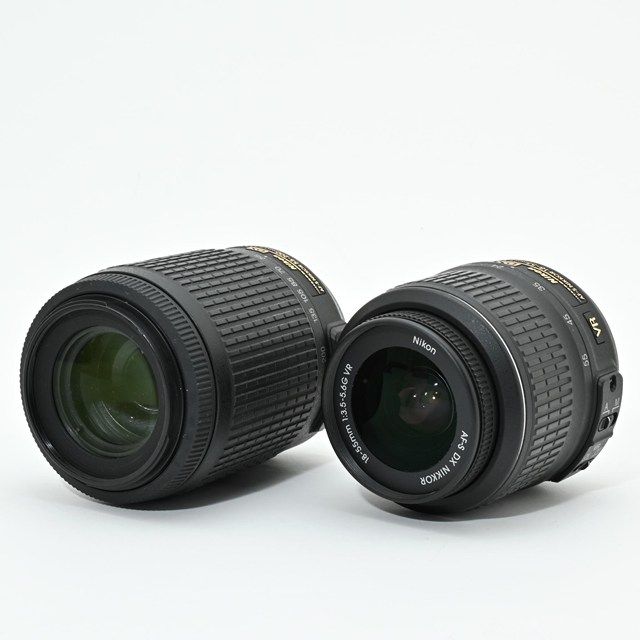 Nikon D 3200 ダブルズームキット 18 55 mm 200 mm付属 シャッター数 レンズ内カビあり 撮影影響なし カメラバッグ付き