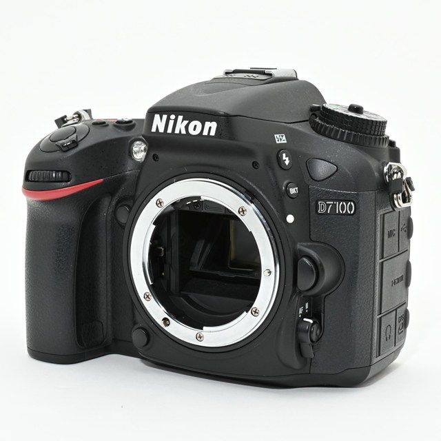 Nikon ニコン D 7100 ボディ シャッター数わずか3 同等コンディション 動作良好 高画質2400万画素APS C一眼レフ