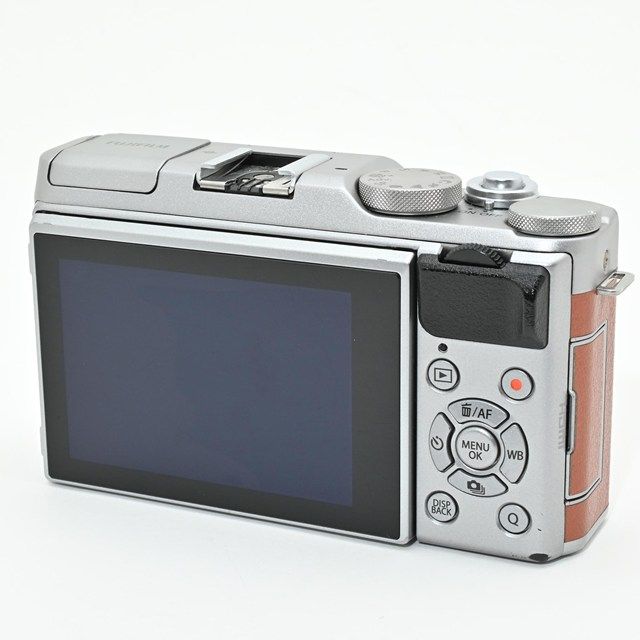 難有品・ジャンク品＞ FUJIFILM ミラーレス一眼 X-A5 ブラウン｜通電